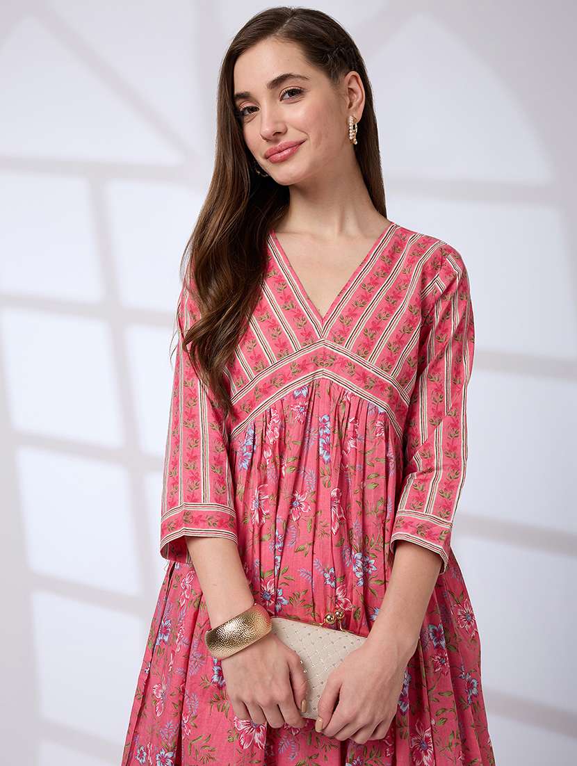 globus women pink v-neck floral print pleated alia cut a-line kurta with pants workwear set - 21738567 -  Standard Image - 3