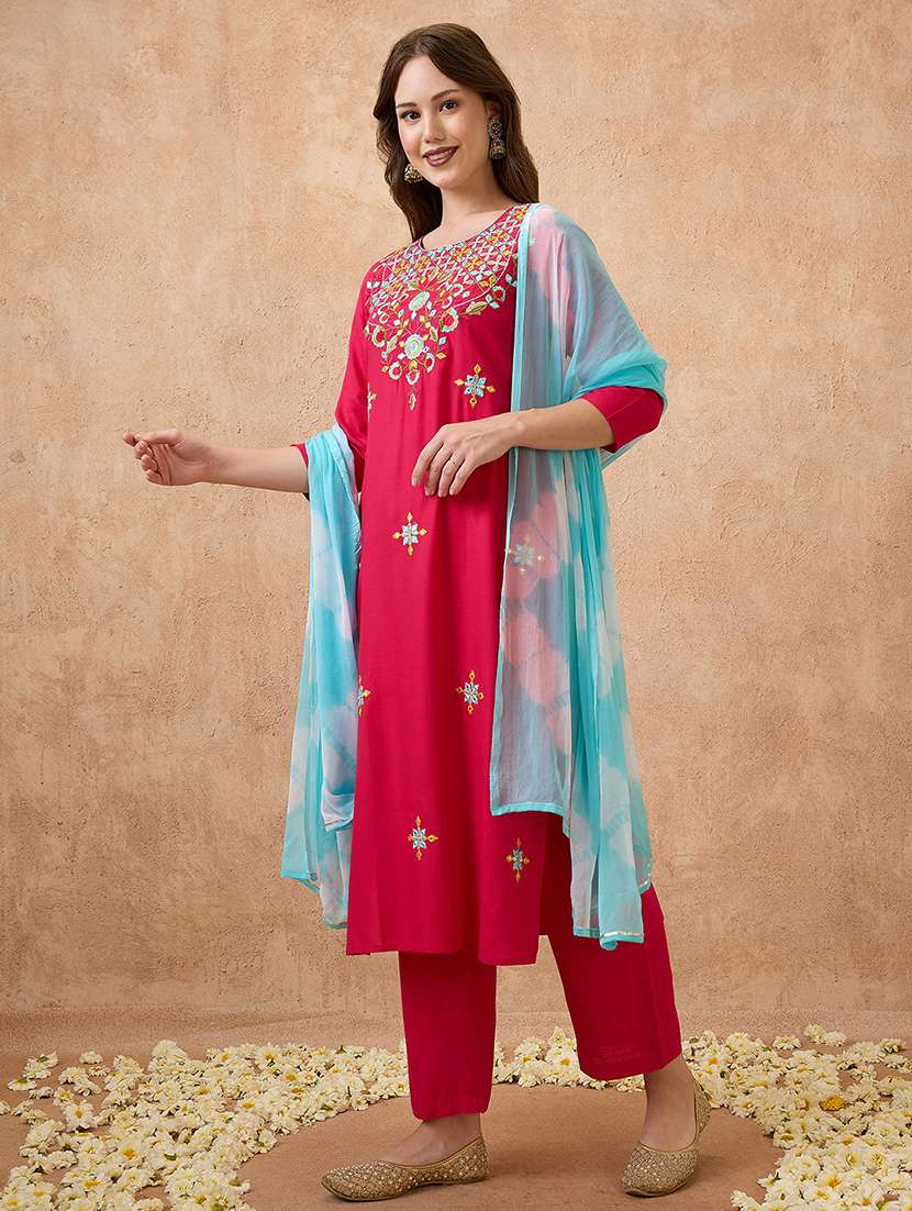 globus women pink round neck floral embroidered straight kurta with pant & tie-die dupatta workwear set