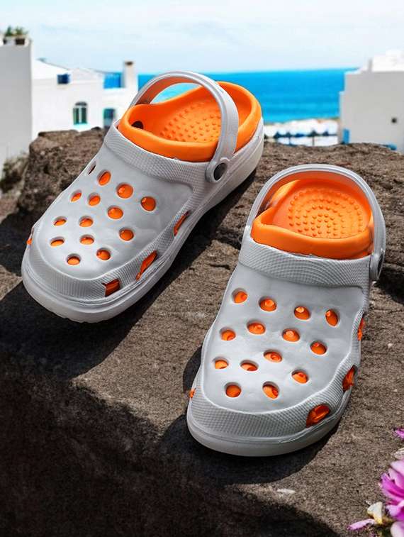 men solid ultra-comfort crocs