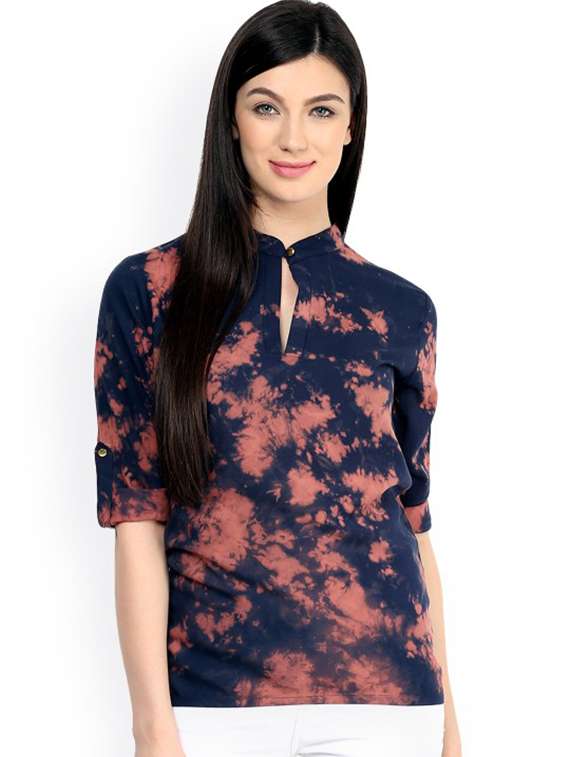 women printed roll up sleeves regular top