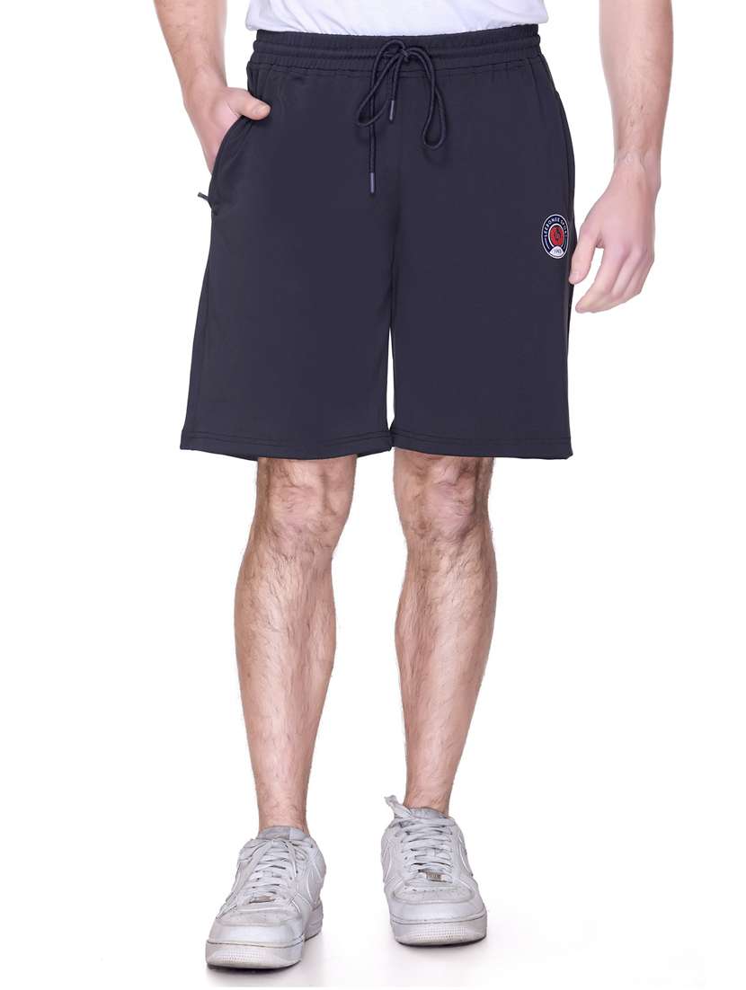men mid rise solid shorts