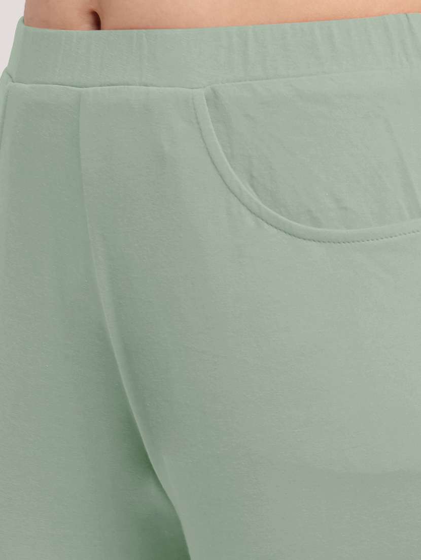 women solid mid rise slim fit capri - 21742011 - Standard Image - 3