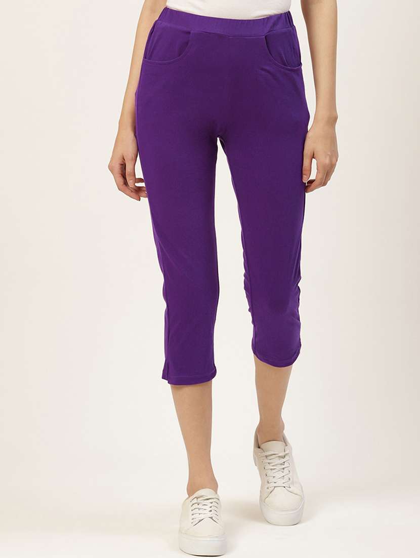 women solid mid rise slim fit capri