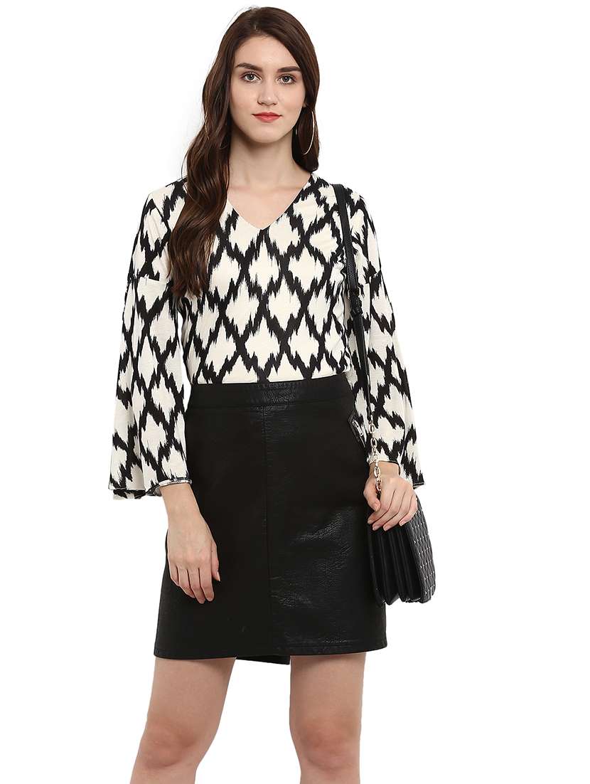 women printed v-neck top