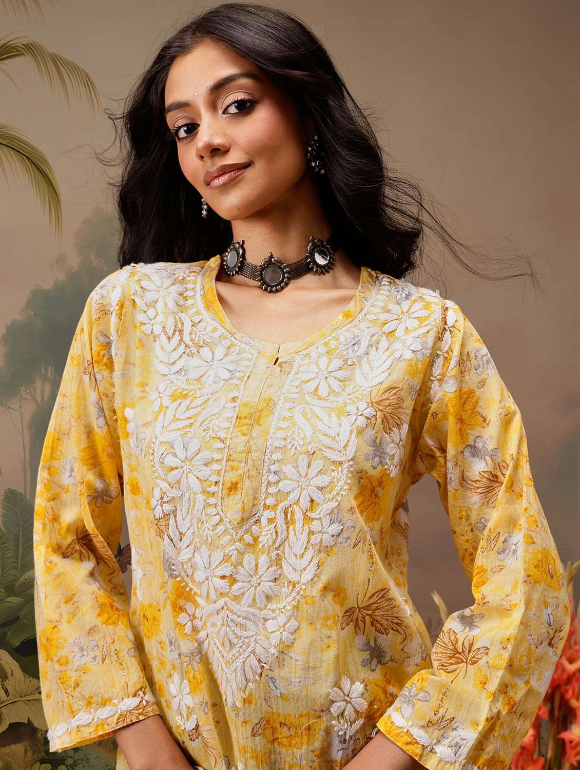 Women Chikankari Work Round Neck Straight Kurti