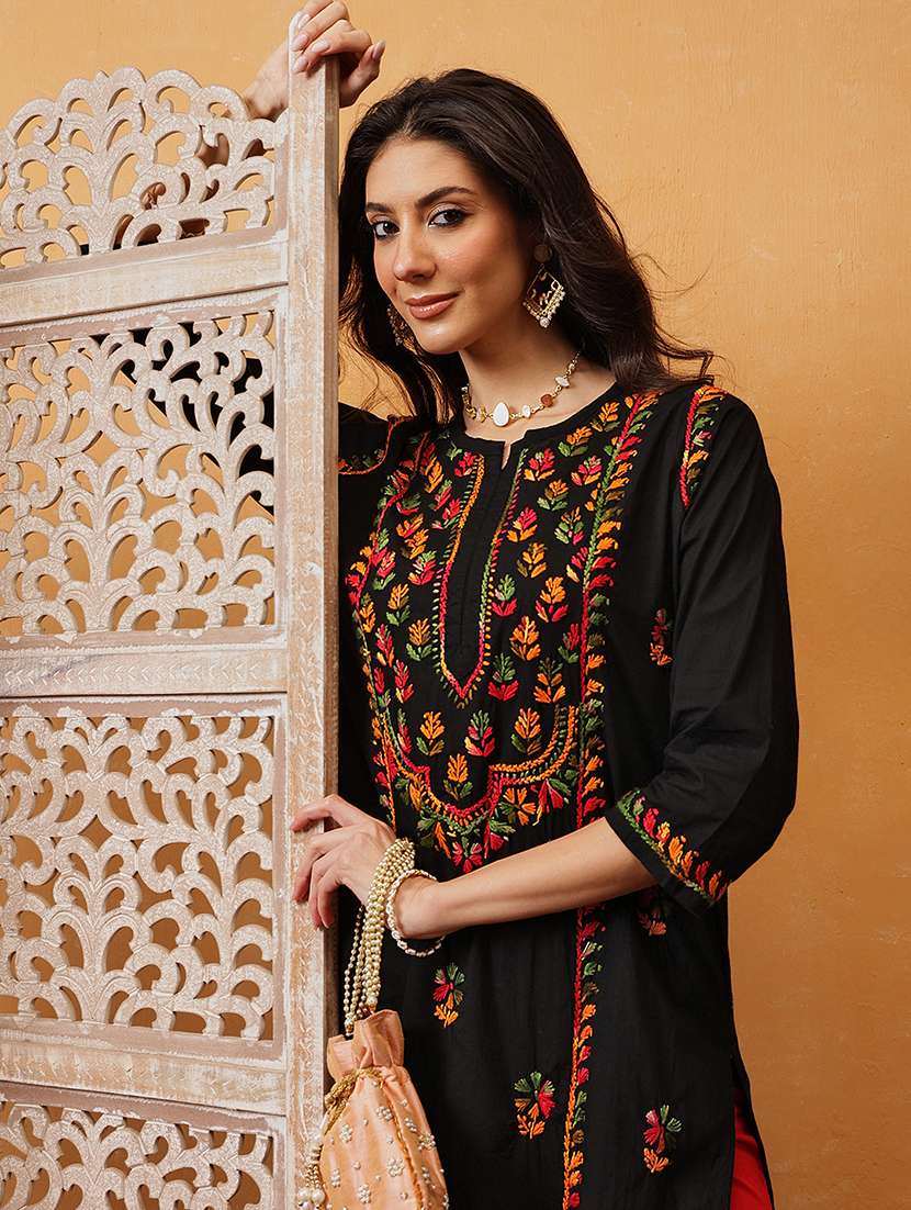 women three quarter sleeve chikankari straight kurta - 21742540 -  Standard Image - 5