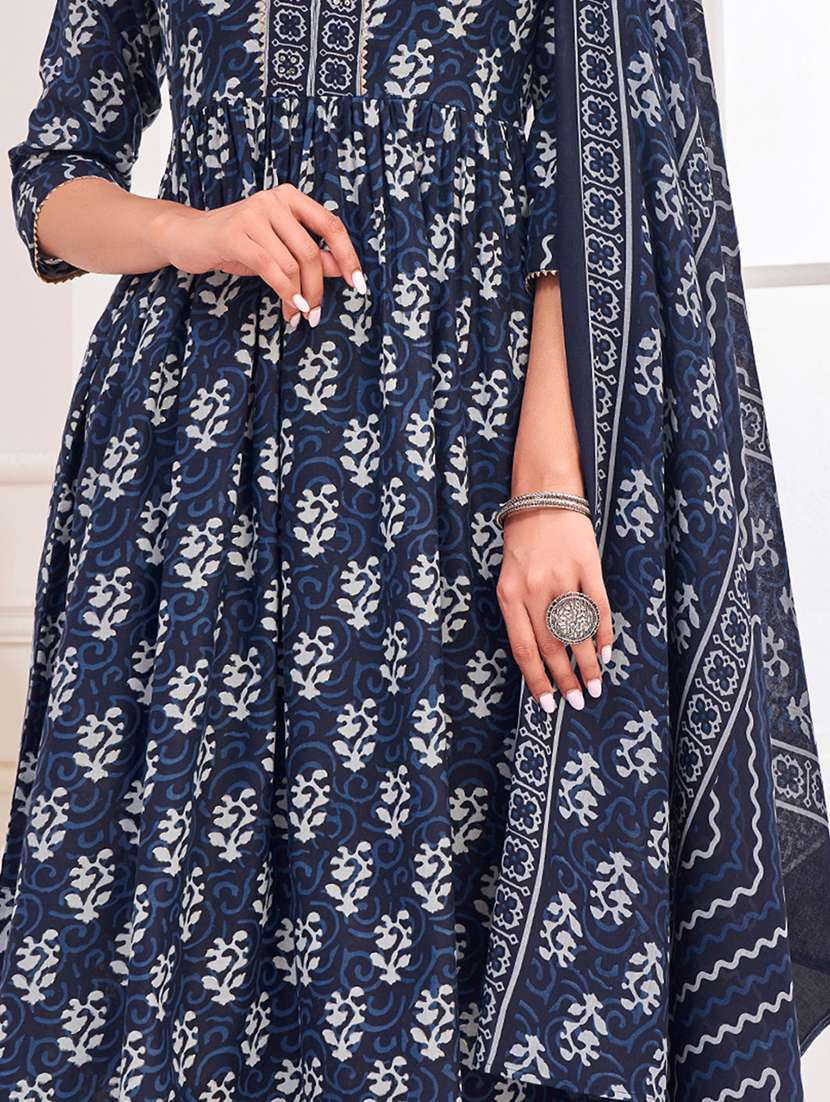 women printed kurta pant with dupatta set - 21742675 -  Standard Image - 5