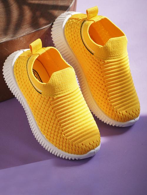 unisex kids slip on sport shoes - 21743525 - Standard Image - 0