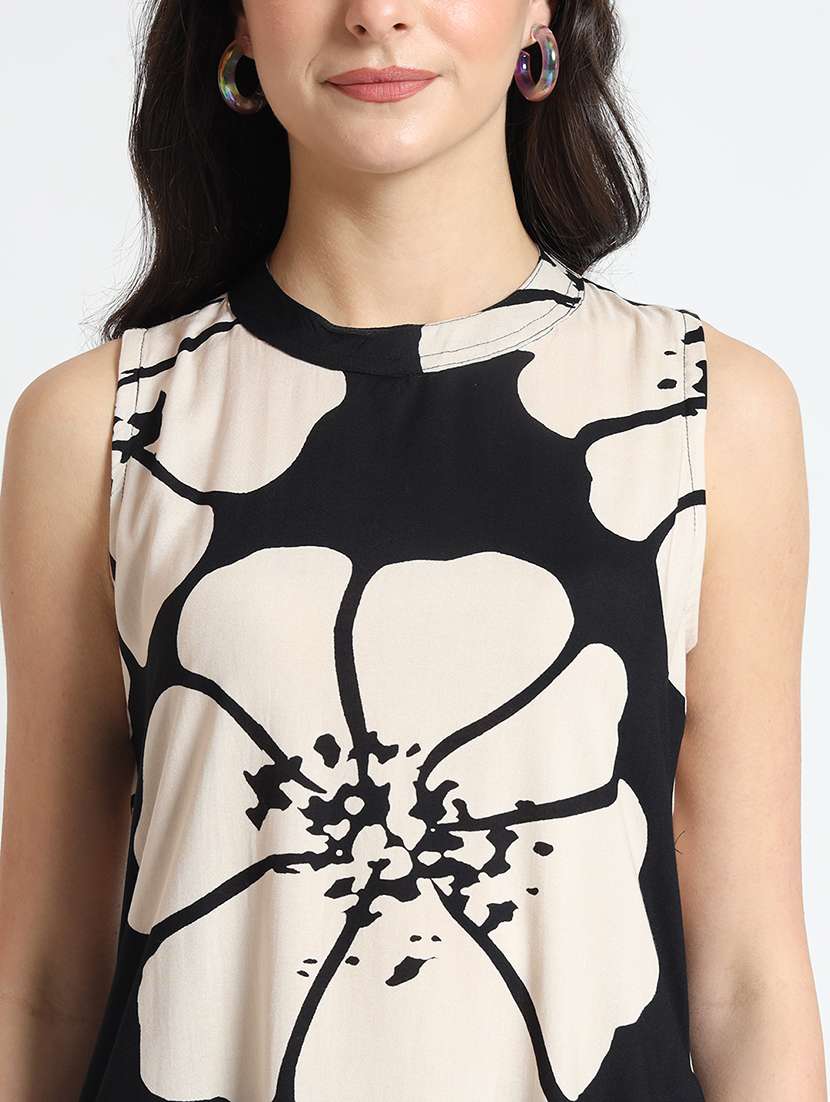 women black floral printed kurta palazzo set - 21743654 - Standard Image - 5