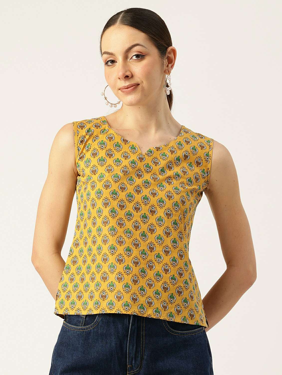 women printed sleeveless top