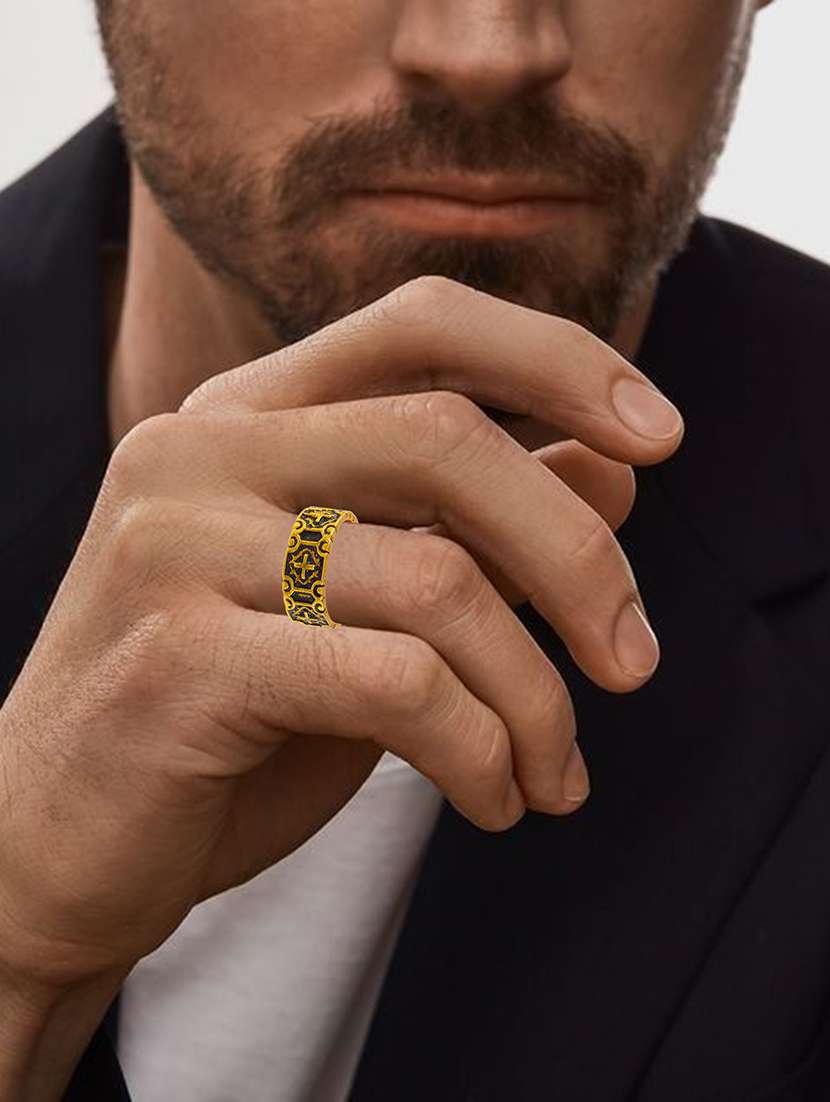 men gold brass finger ring  - 21743853 -  Standard Image - 3