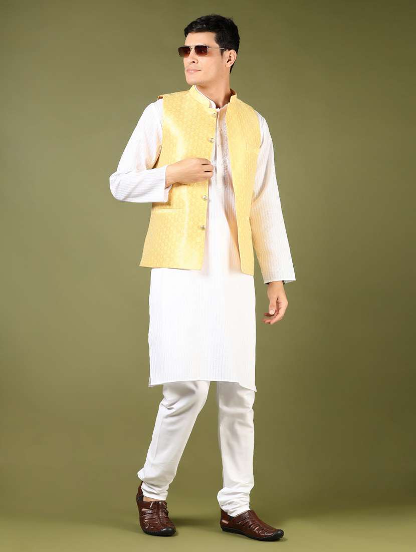 men self desigend sleeveless jacket - 21744117 - Standard Image - 5