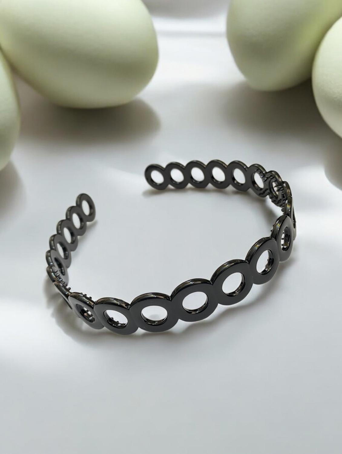 women solid plastic hairband - 21745299 - Zoom Image - 0