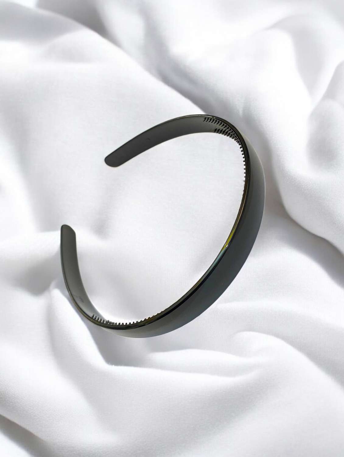 women solid plastic hairband - 21745300 - Standard Image - 3