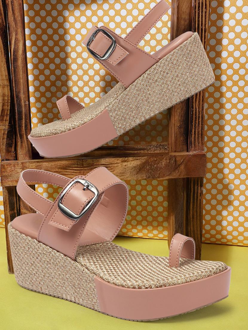 women solid one toe platforms sandal - 21746034 - Zoom Image - 0