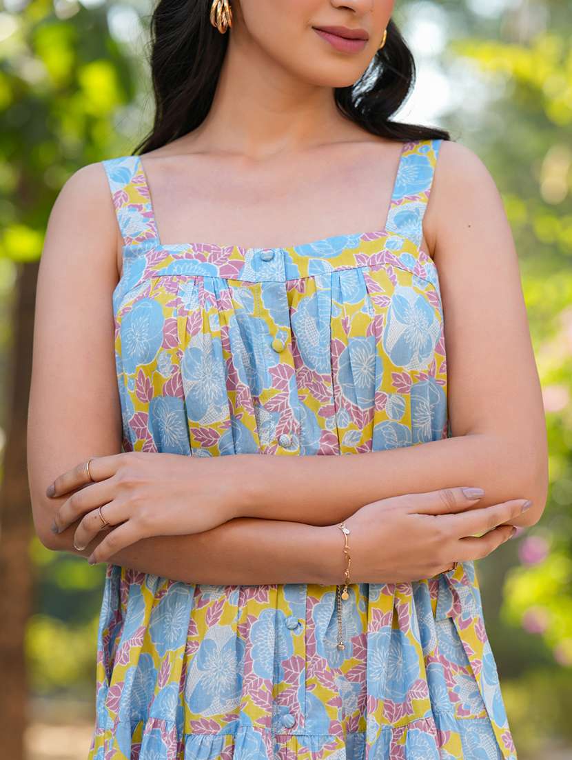 women floral printed tiered dress  - 21746660 -  Standard Image - 5