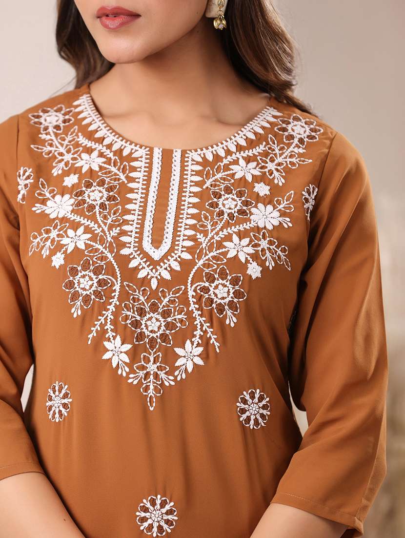 women round neck chikankari straight kurta - 21746701 -  Standard Image - 5