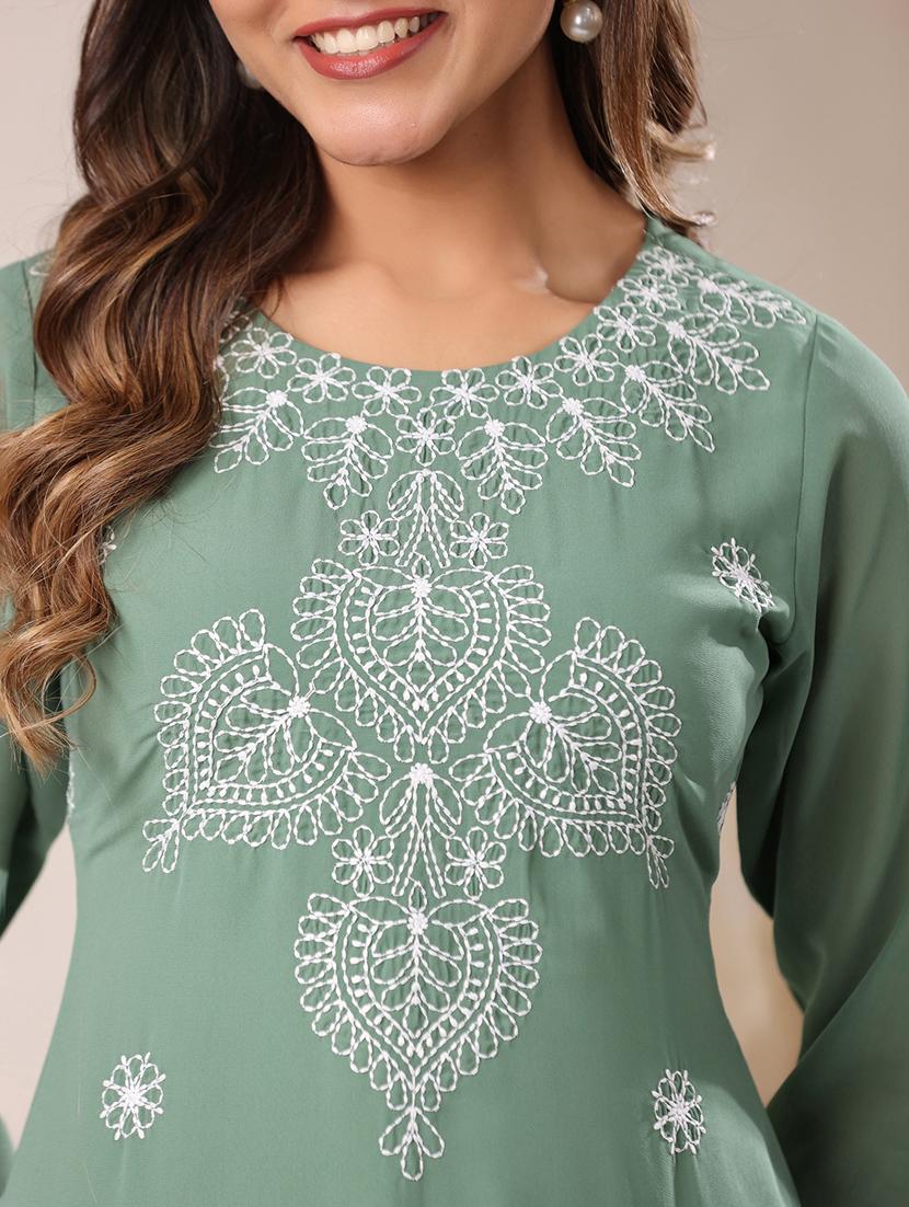 women embroidered round neck straight kurta - 21746702 - Standard Image - 5