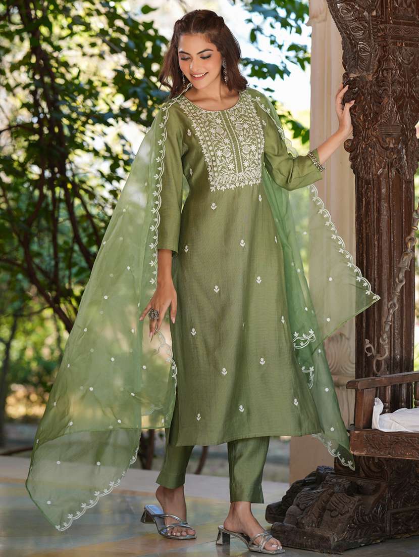 women embroidered kurta pant set with dupatta - 21746728 -  Standard Image - 3