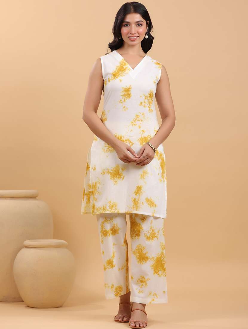 women v-neck tie & dye kurta pant set - 21746729 -  Zoom Image - 0
