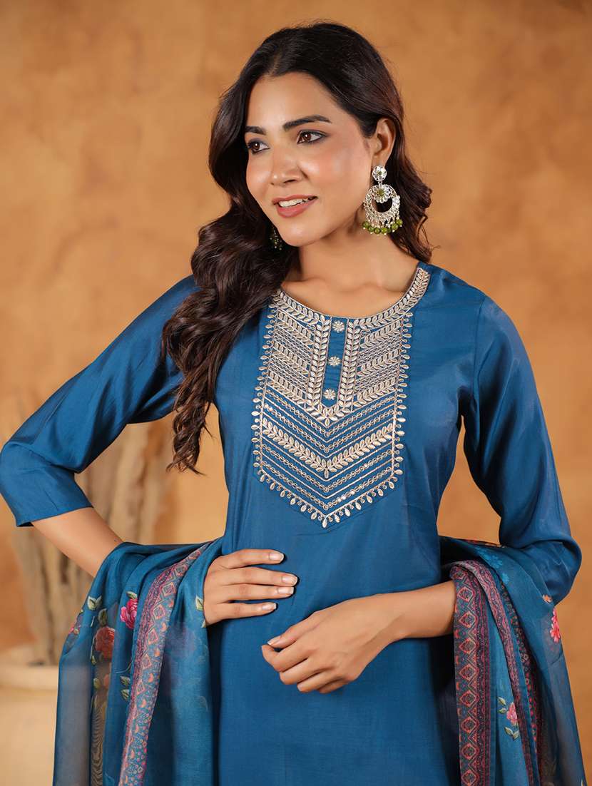 women embroidered kurta pant set - 21746732 - Standard Image - 5