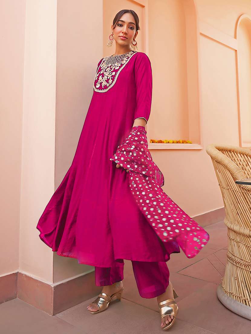women embroidered kurta pant set with dupatta