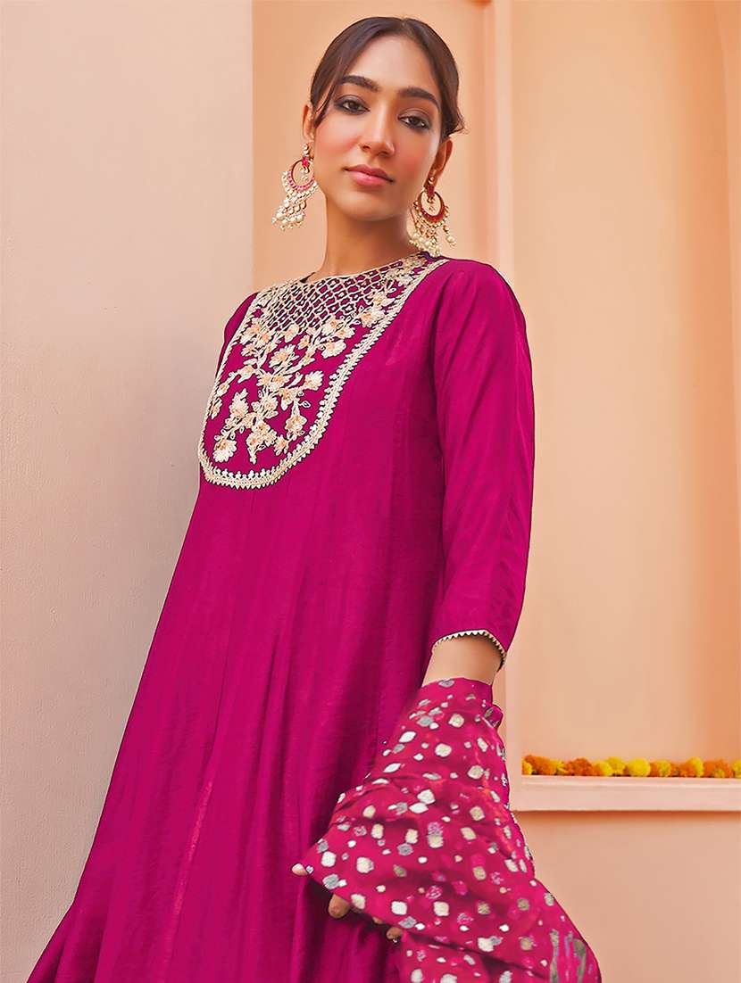 women embroidered kurta pant set with dupatta - 21746735 -  Standard Image - 3