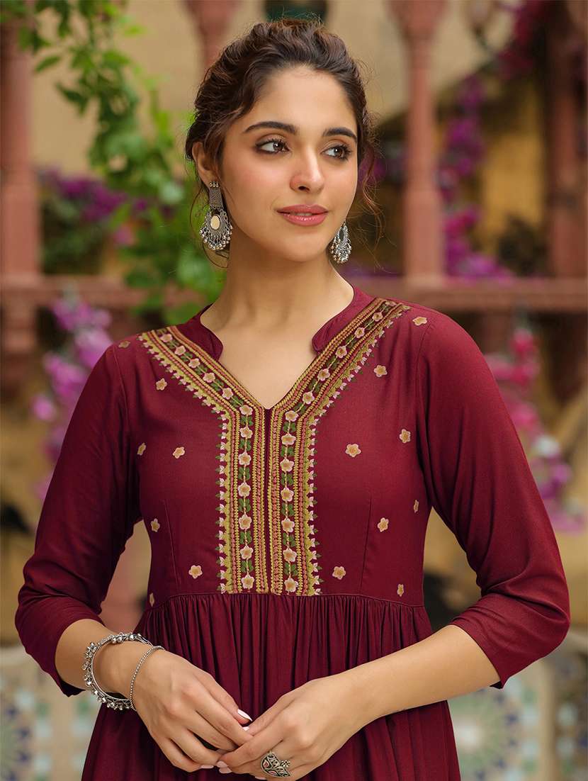 women embroidered kurta palazzo set - 21746744 - Standard Image - 5