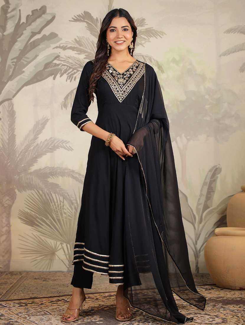 women embroidered kurta pant set with dupatta