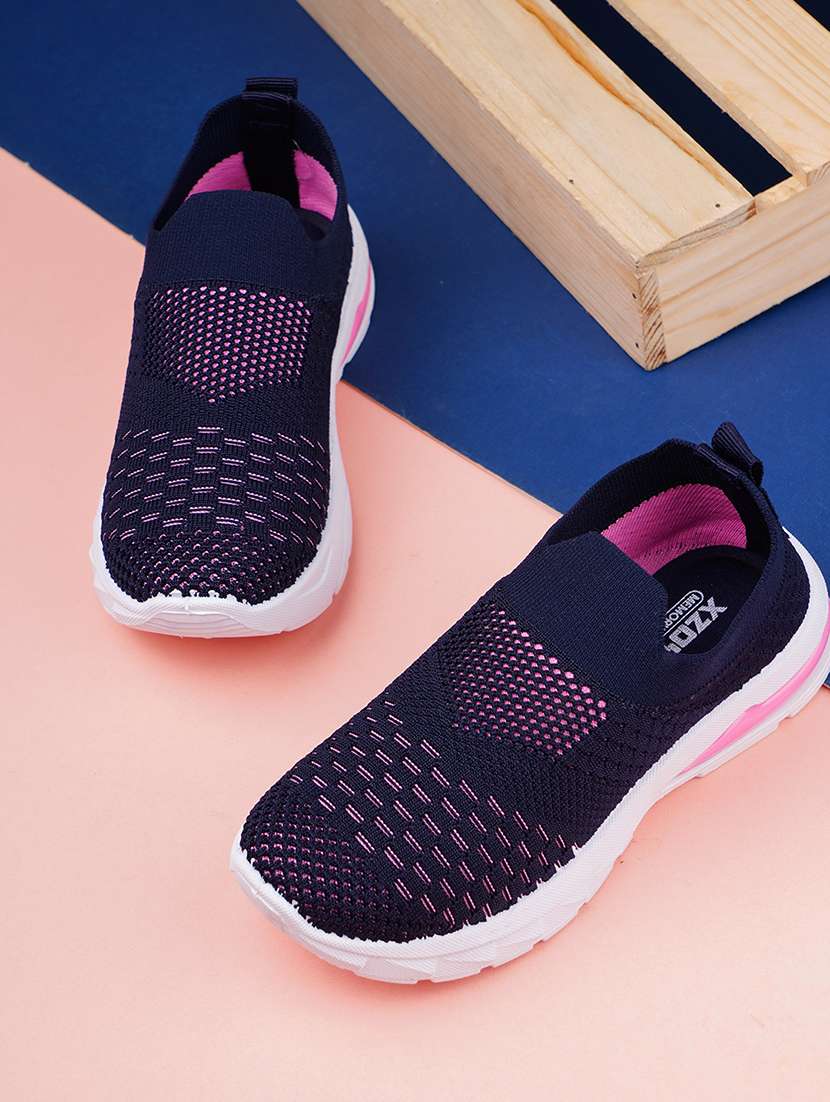kids slip on sports shoes - 21746914 -  Zoom Image - 0