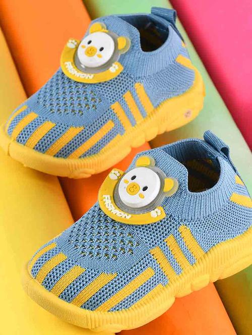 kids slip on sneaker shoes - 21746956 -  Standard Image - 0