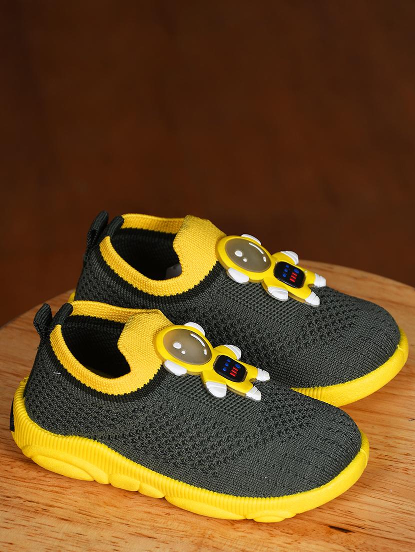 kids slip on sneaker shoes - 21746962 - Zoom Image - 0