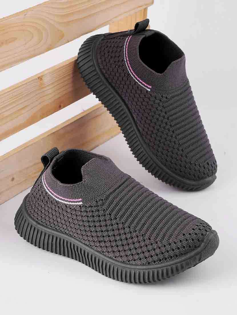 kids slip on sneaker shoes