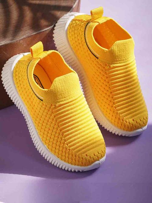 kids slip on sneaker shoes - 21746984 -  Standard Image - 0