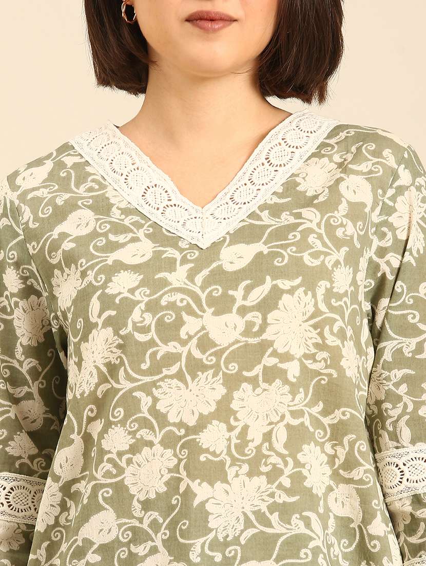 women floral print short straight kurti - 21747023 - Standard Image - 5