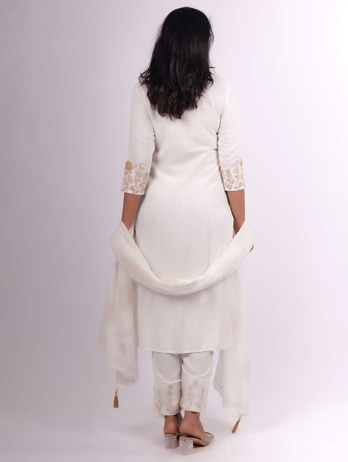 women embroidered kurta pant set with dupatta - 21747569 -  Standard Image - 3