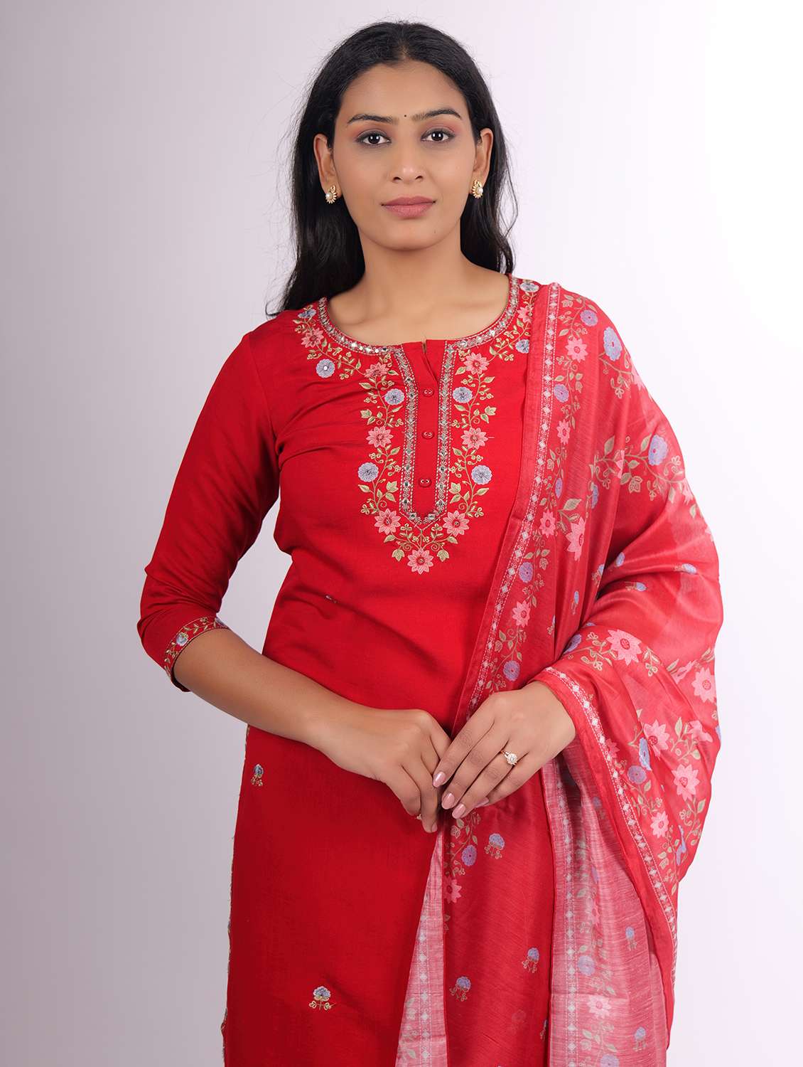 women embroidered kurta pant set with dupatta - 21747577 -  Standard Image - 3