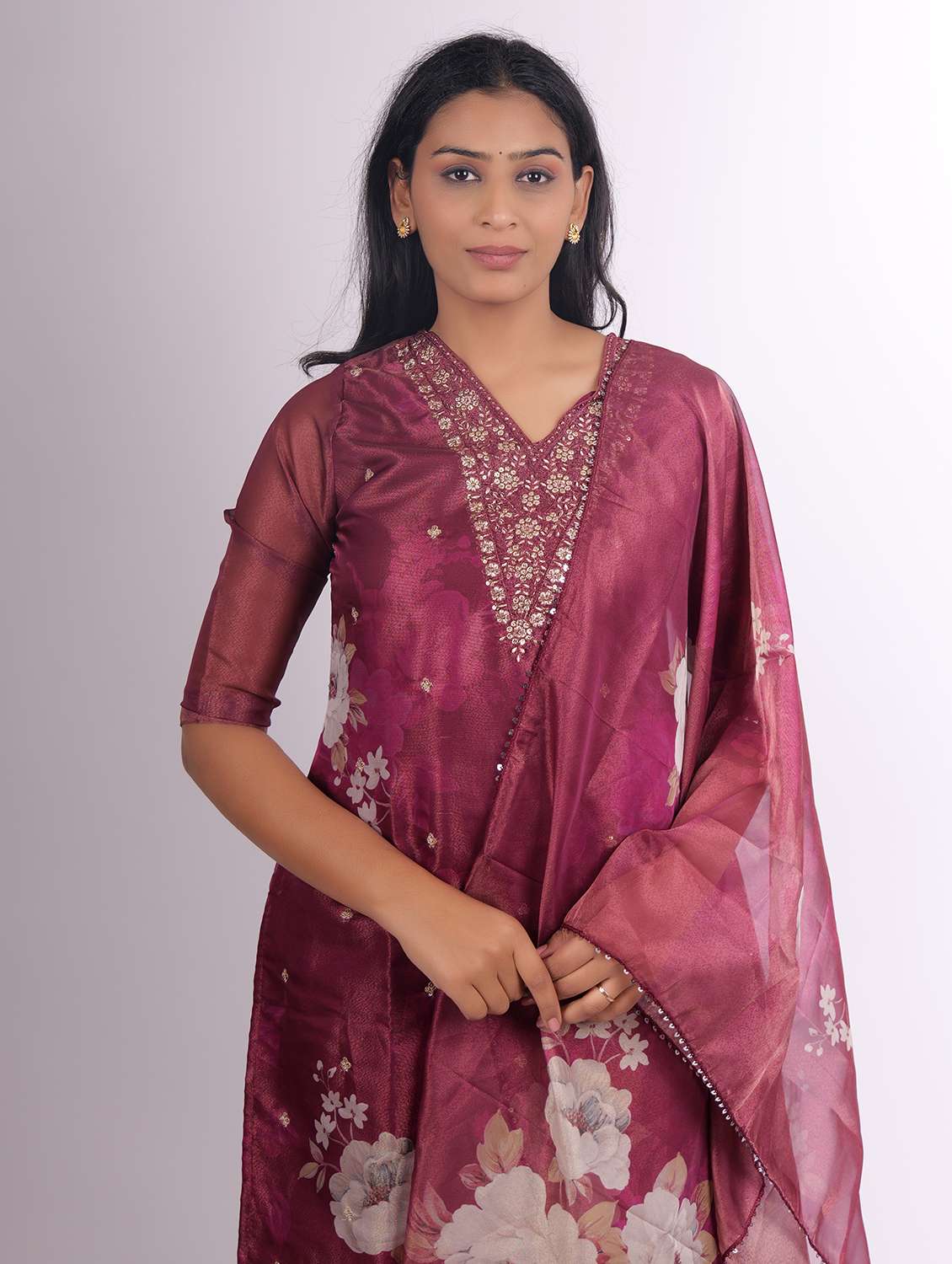 women printed kurta pant set with dupatta - 21747598 -  Standard Image - 3