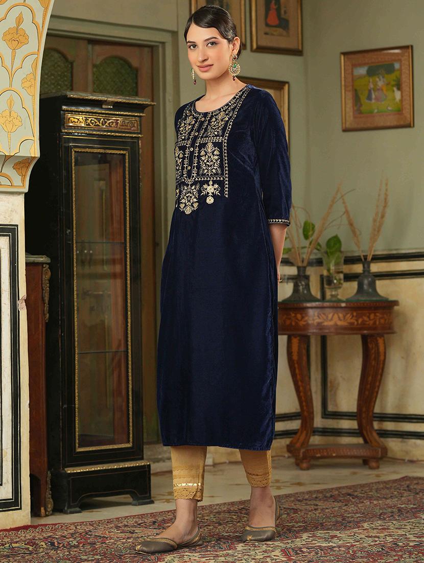 women round neck embroidered straight kurta - 21747762 - Zoom Image - 0