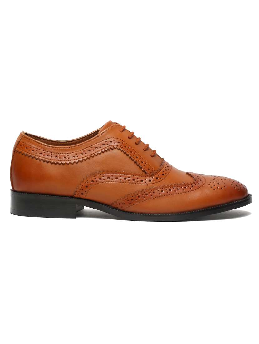 men solid lace-up brouges - 21748019 -  Standard Image - 3