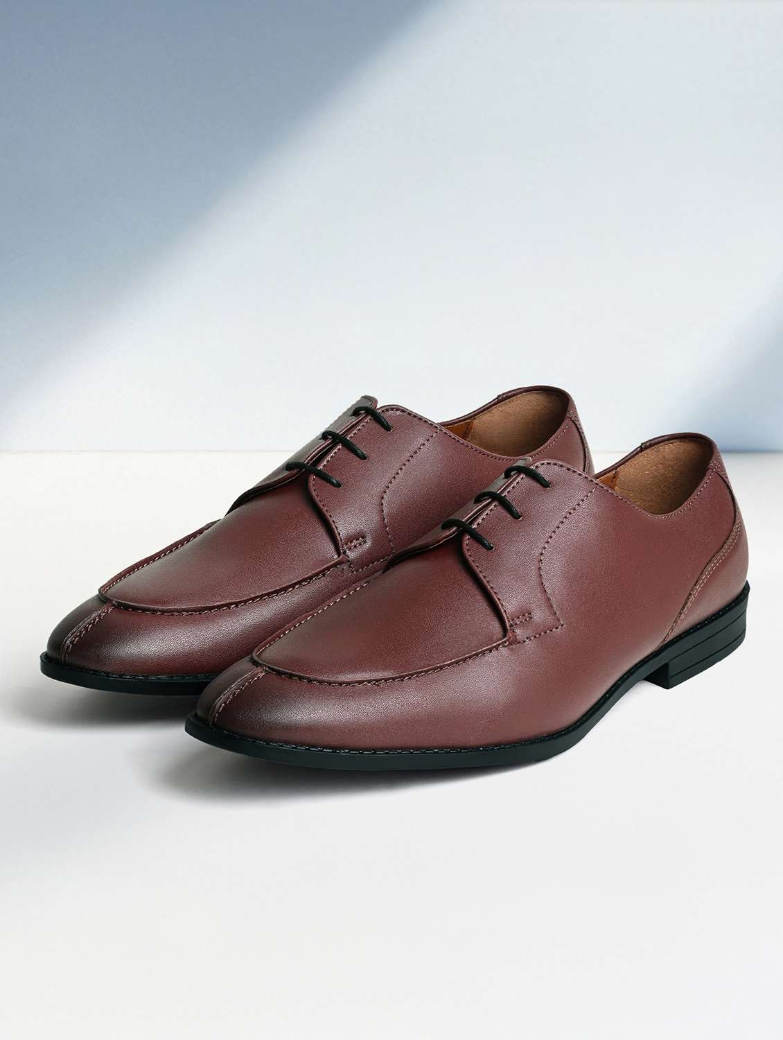 men solid lace-up derbies