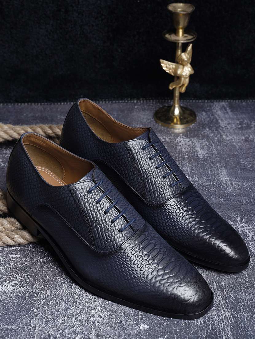 men textured lace-up oxfords