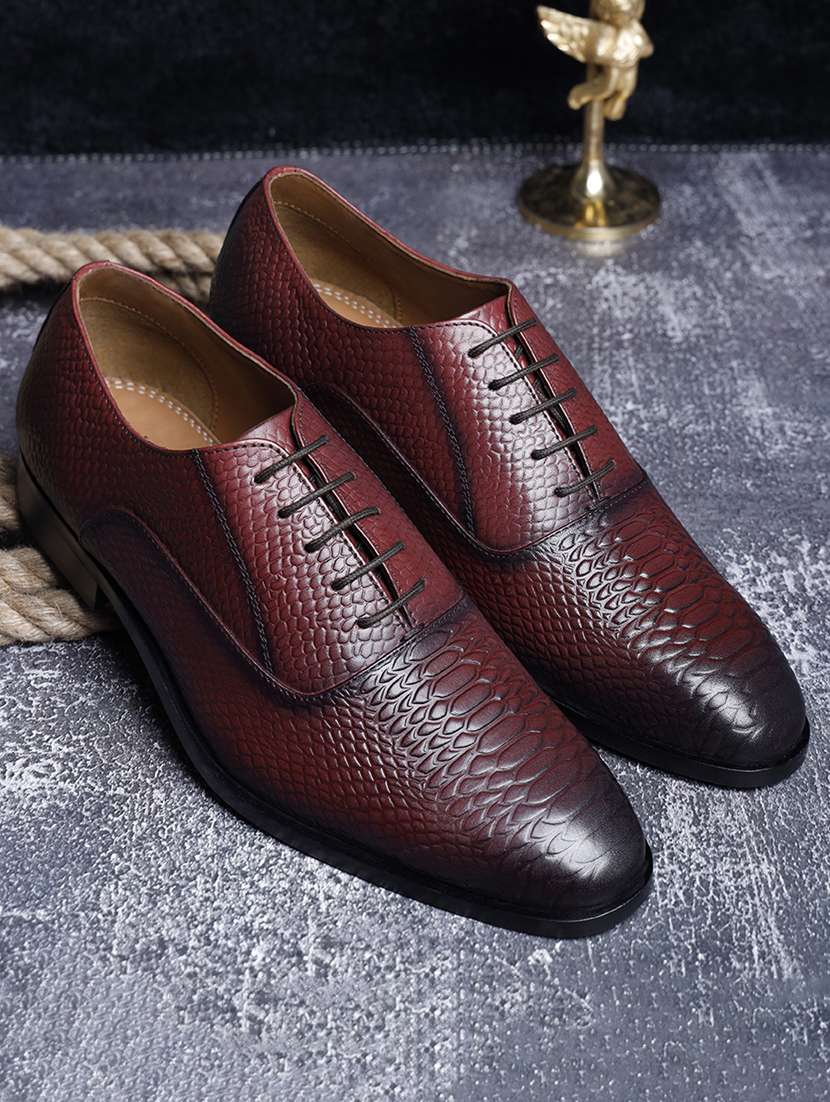 men textured lace-up oxfords