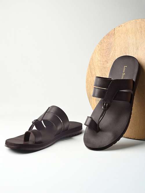 men solid one toe sandal - 21748478 - Standard Image - 0