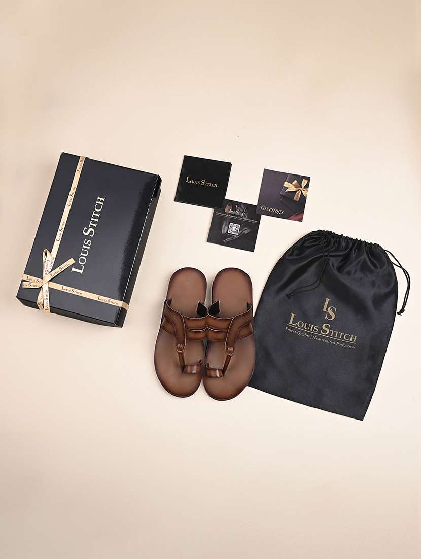 men solid one toe sandal - 21748479 -  Standard Image - 5