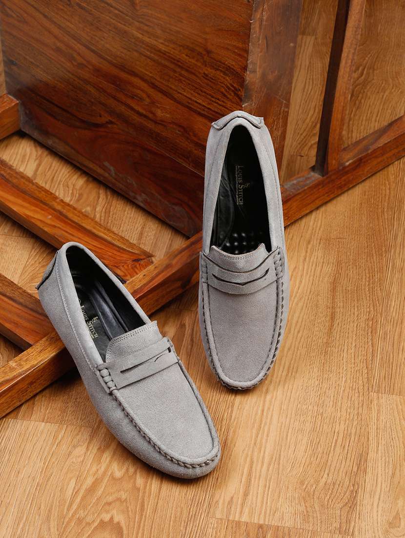 men solid slip on loafers