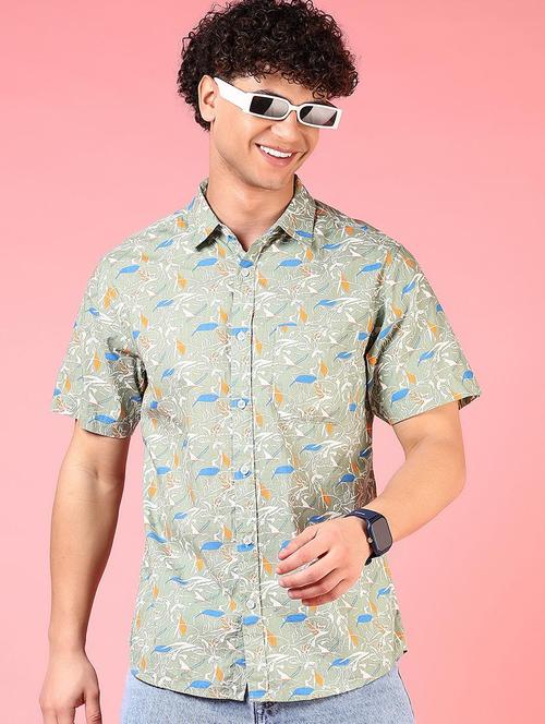 men collared short sleeves casual shirt - 21749807 -  Standard Image - 0
