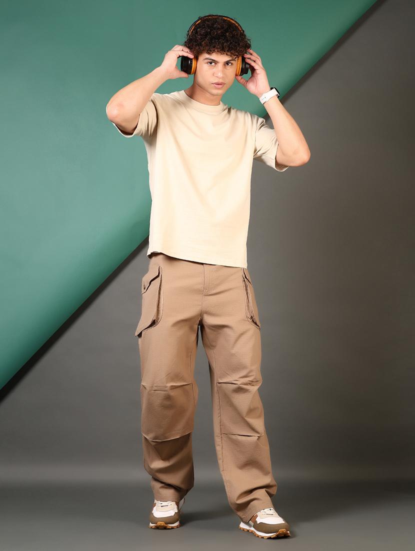 men round neck plain t-shirt - 21749918 - Standard Image - 3