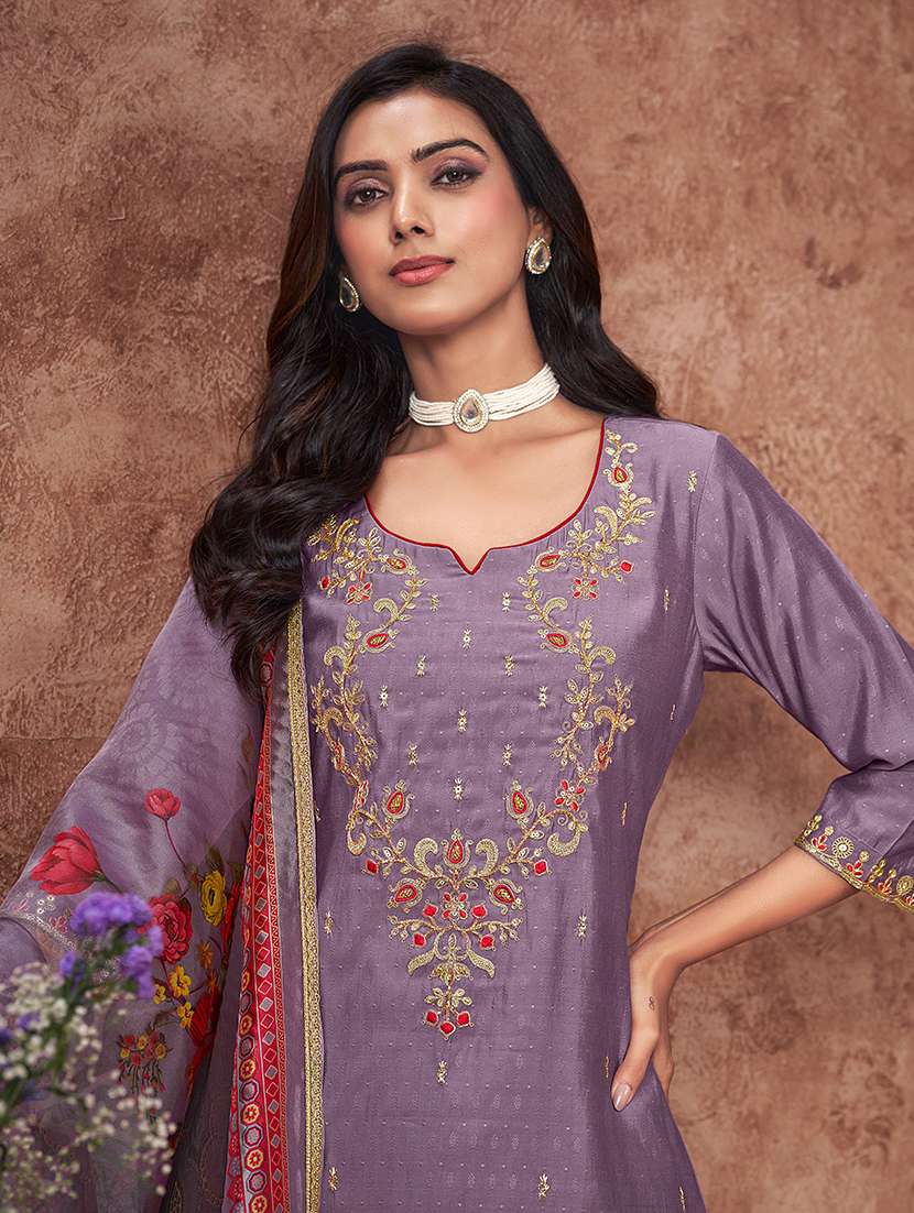 women three quarter sleeve kurta pant with dupatta set - 21750337 - Standard Image - 3