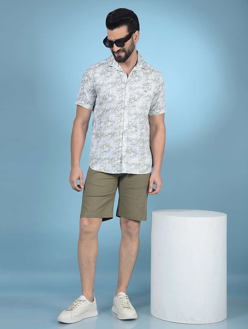 Men Solid Mid Rise Shorts - 21750650 -  Standard Image - 3